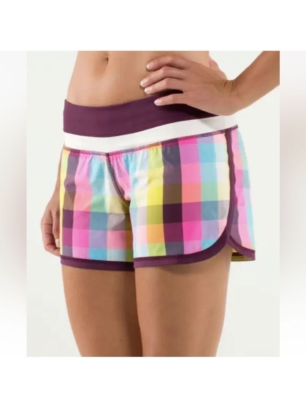 Lululemon Size 6 Groovy Run Short Plum /Check Multi 4.5" inseam Lined
